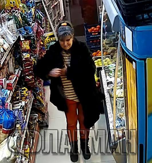 Нагла крадла опоска магазин в Бургас, познавате ли я? (ВИДЕО)