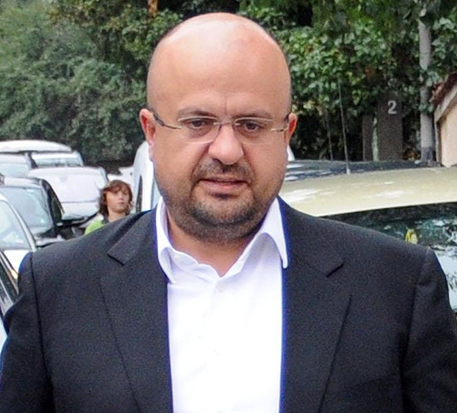 Областният лидер на ДПС в Бургас Ахмед Сюлейман потвърди Флагман.бг, близък на Йордан Цонев е водач на листата