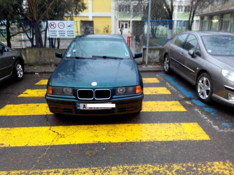 Вижте как паркира идиот с БМВ пред ОДЗ Веселушко
