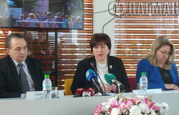 Министърът на туризма Стела Балтова с важна информация за плажовете на Южното Черноморие