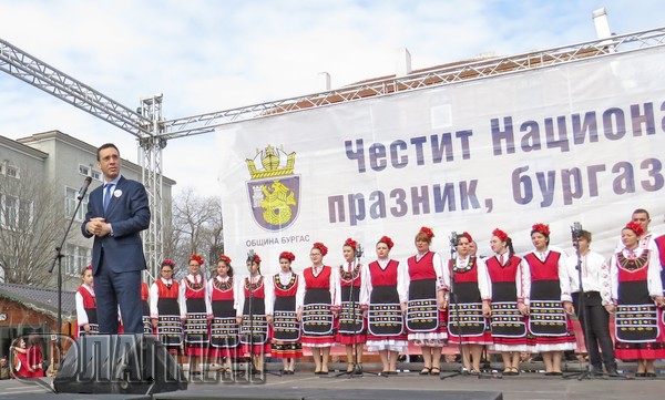 Кметът на Бургас Димитър Николов: Не спирам да мечтая за голям площад до морето, вярвам, че ще го имаме