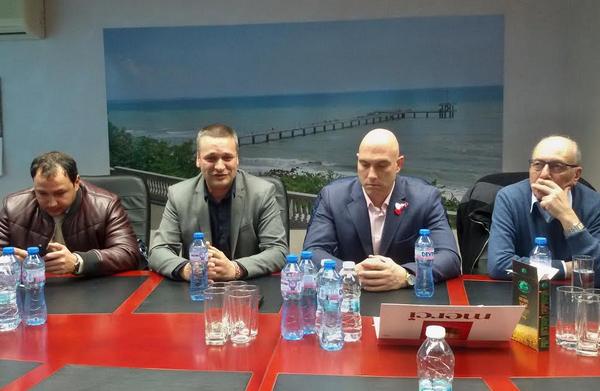 БСП Бургас се срещна със Строителната камара и обеща, че няма да спира санирането
