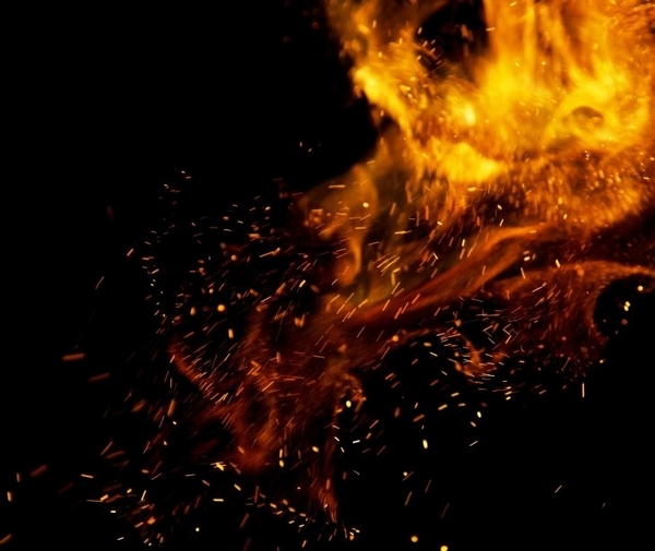 Ужас в Дупница, мъж изгоря като факла