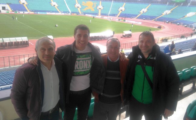 Футболният отбор на Нефтохимик Бургас сe включи в спасяването на болно дете