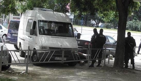Четирима българи са арестувани в Гърция за трафик на бежанци и цигари