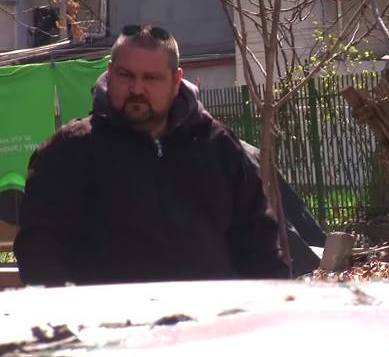 Ето го Драгомир Стоянов – бизнесменът със запалените коли в ж.к.”Лазур” (СНИМКИ)