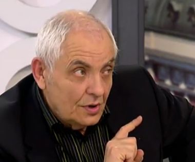 Доц. Димитров: Слави повдигна темата за референдума по невъзпитан начин (ВИДЕО)