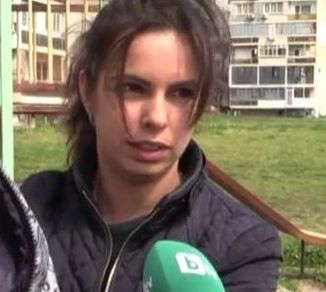 Майки предупреждават за опасни катерушки в Бургас (ВИДЕО)