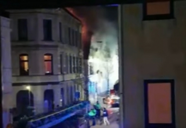 Ад под небето! Българи скачат през прозорците на горяща сграда в Германия, има ранени (ВИДЕО)