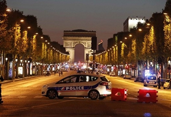 Почина и вторият прострелян полицай в Париж (ВИДЕО)