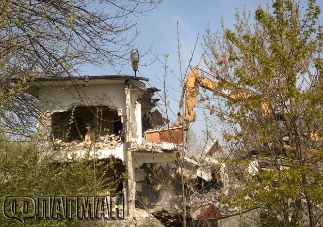 Държавно дружество: Багери бутат незаконно базата ни в Равда, реститути искат да заграбят терена