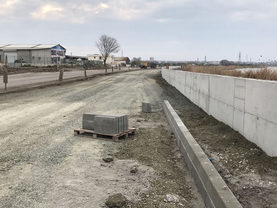 Разширяването на ул."Крайезерна" в Бургас влезе във финалната си фаза, затварят я, за да асфалтират