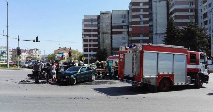 Кръв се лее по варненски булевард: Шестима са в болница! (СНИМКИ)