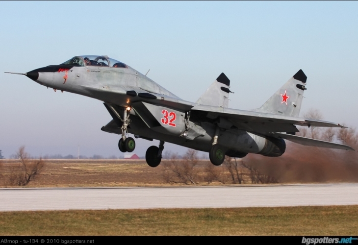 САЩ купили от Украйна три съветски изтребителя МиГ-29УБ