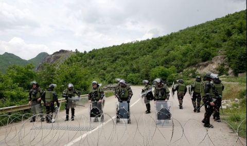 Сръбски вестник бие тревога: Косово вкарва 800 въоръжени ветерани в Македония