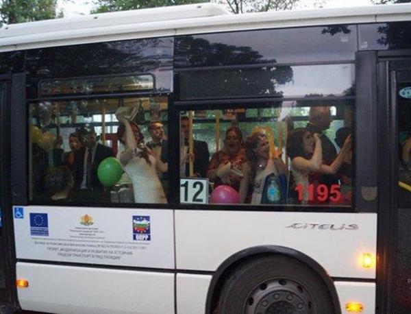 Шок! Намериха използван презерватив в автобус от градския транспорт в Пловдив