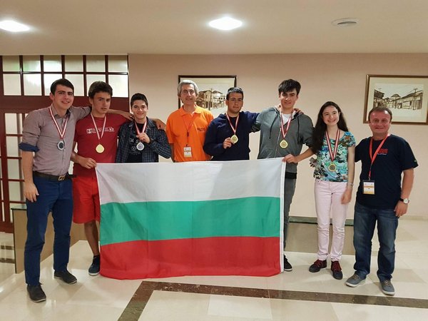 Гордост! Бургаски ученици обраха златните медали на Балканската олимпиада по математика