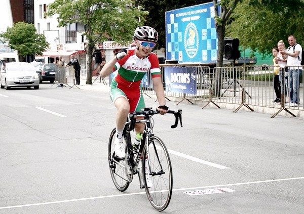 Българин облича жълтата фланелка за втория етап на международния колоездачен тур "Мемориал Димитър Янков"