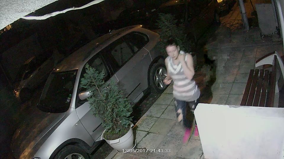 Млада жена открадна цветя в центъра на Бургас, но не знаеше, че камери я снимат(ВИДЕО)