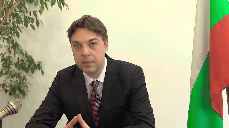 Върнаха уволнен от кабинета „Герджиков” чиновник