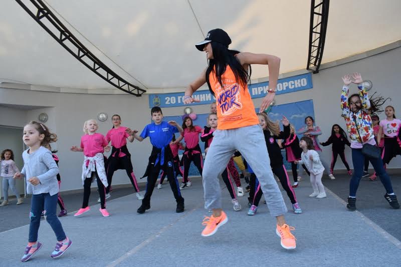 Танцов маратон събра почитатели на зумба в Приморско