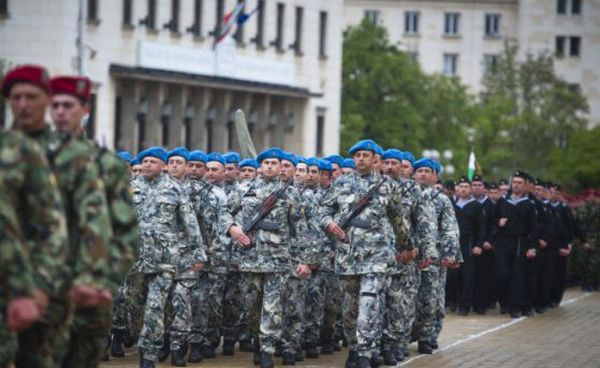 Мъжете в армията ще могат да ползват майчинство