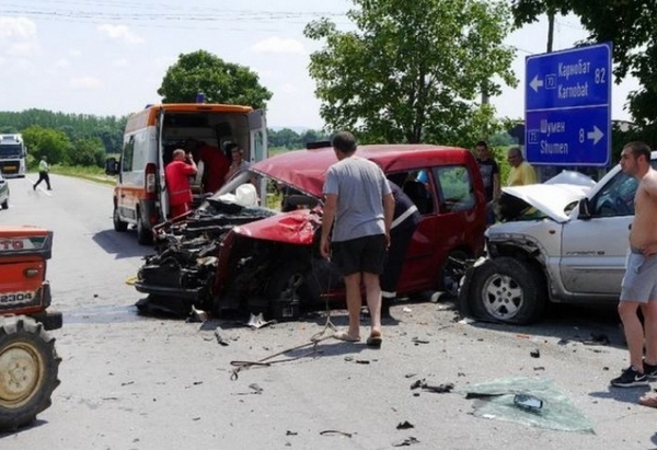Кошмар на пътя! Верижна катастрофа с румънски влекач, превозващ военна техника на НАТО (СНИМКИ/ВИДЕО)