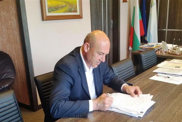 Кметът на Поморие Иван Алексиев сезира всички държавни институции за финансовото състояние на общинската болница