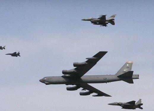 Два американски бомбардировача забелязани до границите на Русия