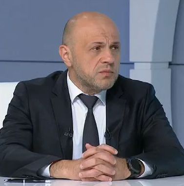 Томислав Дончев: Муха, министър и банка се убиват с вестник (ВИДЕО)