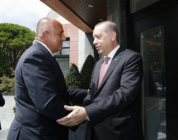 Борисов с почести в Анкара официално, на килимчето - неофициално