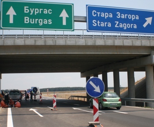 Плащаме 6 млн.лева за кръпки по магистралата между Пловдив и Бургас