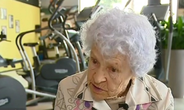 Няма невъзможни неща! Баба Ани е на 95 г. и всеки ден е на фитнес (ВИДЕО)