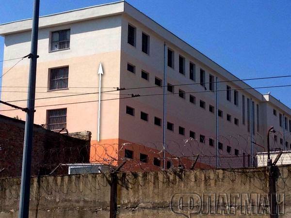 Санираха бургаския затвор в…розово (СНИМКИ)