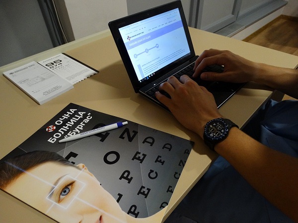 С новата услуга на Очна болница "Бургас" пациентите ще получават безплатни онлайн консултации с топ офталмолози