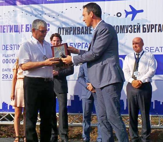 Кметът Димитър Николов и губернаторът Вълчо Чолаков откриха най-новата атракция на Бургас – авиомузея