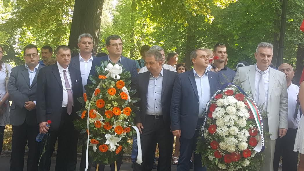 Българските патриоти се поклониха пред паметта на великия Николай Хайтов