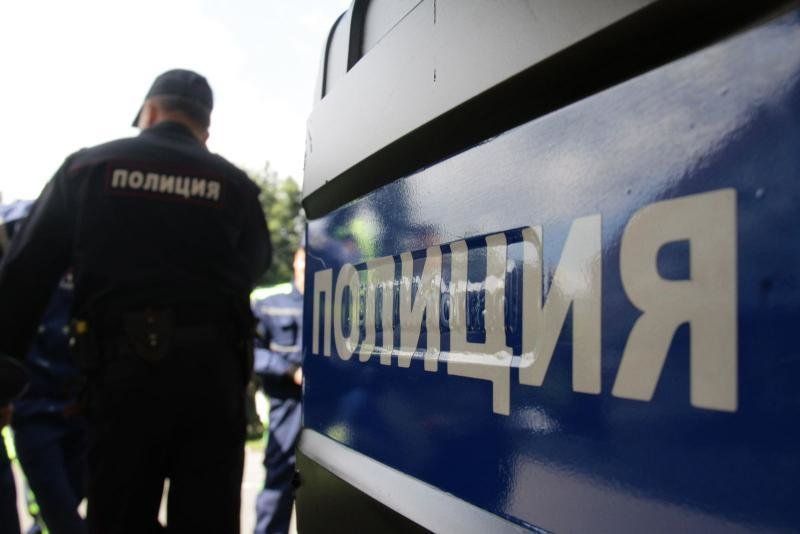 Арестуваха трима украинци в Поморие, откраднали CD плейър от кола