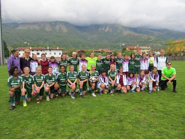 Вижте отбора, който пише историята на женския футбол в Бургас