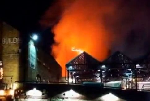 Голям пожар в Лондон, гори "Камдън маркет"