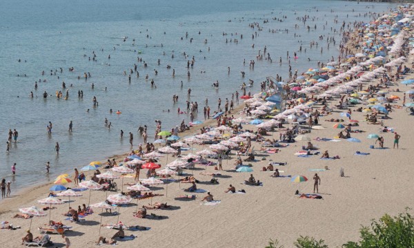 Лято като никое друго: Бум на монокините по плажовете