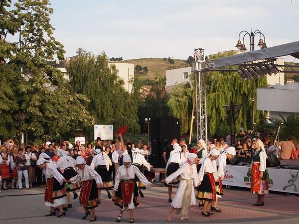 Духов оркестър и фолклорни състави от няколко страни ще открият  Балканския фестивал в Карнобат
