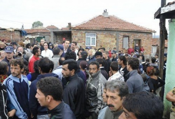 Общинари се задействаха в ромската махала в Асеновград, съставиха 16 акта