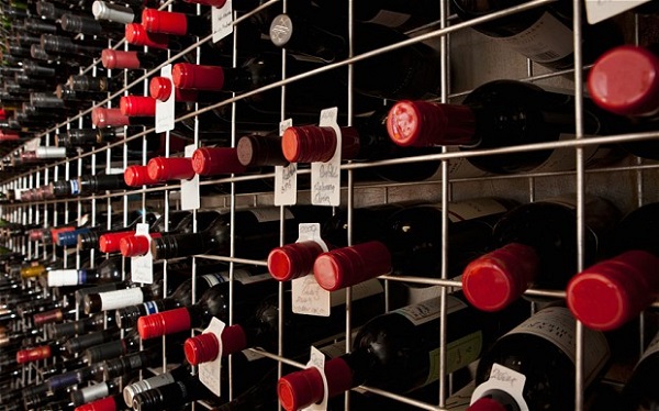 Фатална грешка или хитър маркетингов ход! 2000 бутилки бутиково вино в търговската мрежа на символична цена