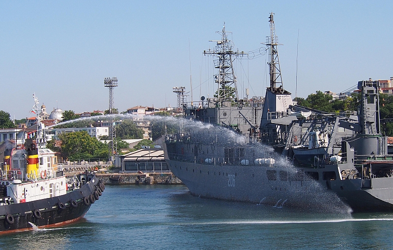 Екипажът на турски боен кораб не отдаде чест на българския президент Румен Радев