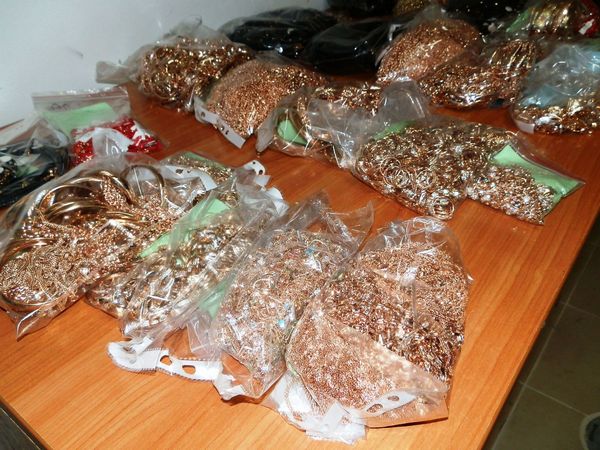 Бургаски митничари иззеха 1 557 гр бижута от благородни метали през уикенда (СНИМКА)
