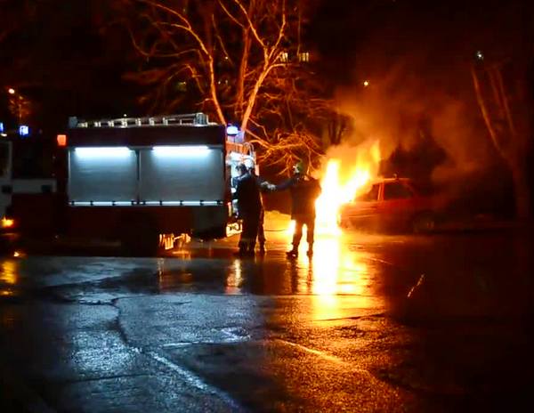 Огнена вендета: Драснаха клечката на Опел в жк „Братя Миладнови“