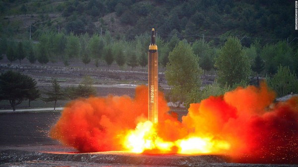 Северна Корея изстреля втора междуконтинентална балистична ракета