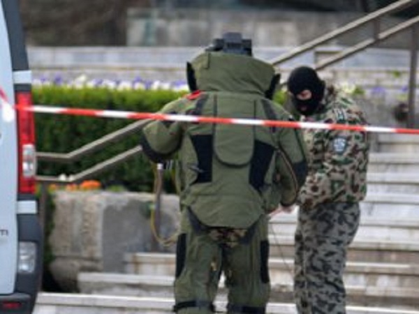 Анонимни „поставиха бомба” в известно заведение край плажа в Бургас, ето какво стана