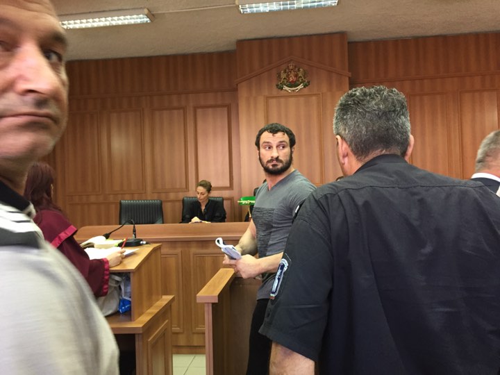 Пловдивският окръжен съд не се трогна от "милосърдното сърце" на Перата, остави го в ареста